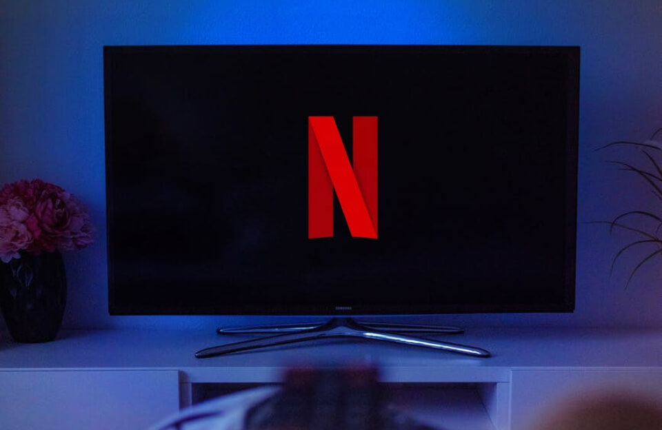 Netflix stock drop 2026, NFLX earnings report, Warner Bros Discovery merger uncertainty, Streaming stock volatility, Netflix acquisition bid, Market reaction to Netflix debt